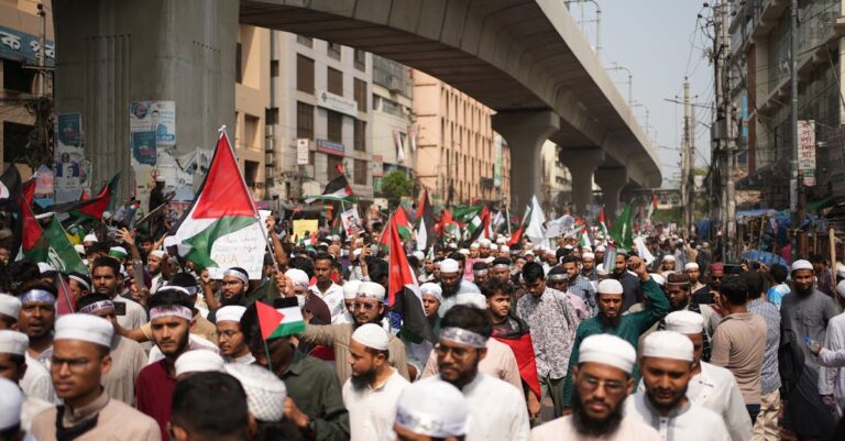 Illustration de Accord Israël-Hamas : un pas vers la paix salué, mais incertain israel-hamas-flag-negotiation