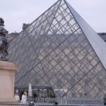 louvre-museum-robbery-2