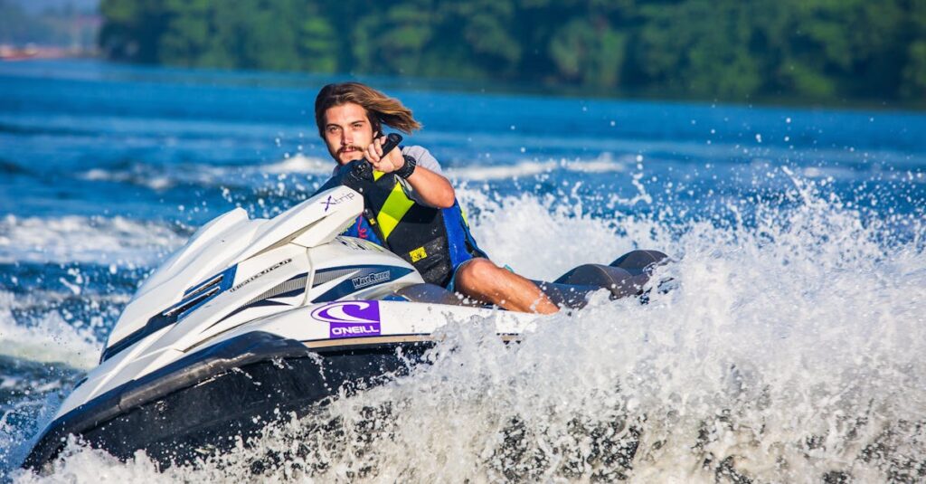 Illustration de Miraculé aux Canaries : il survit deux nuits sur son jet-ski man-jet-ski-ocean
