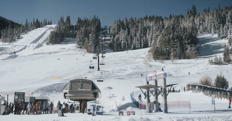 Illustration de Immobilier Montagne : L'Ère de l'Investissement Locatif Saisonnier mountain-chalet-rental