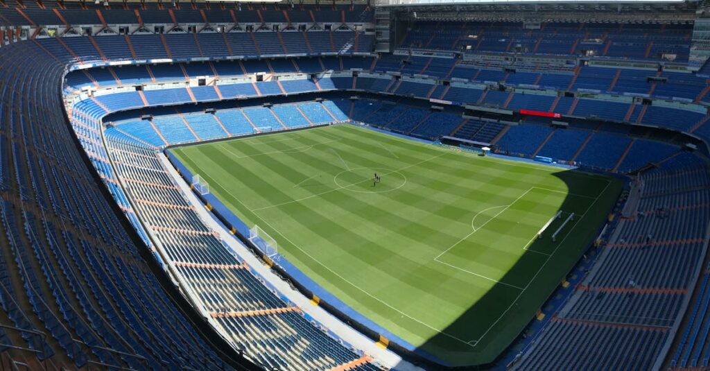 Illustration de Liga : Le Real Madrid bat Villarreal (2-1), Vinicius et Mbappé brillent real-madrid-stadium