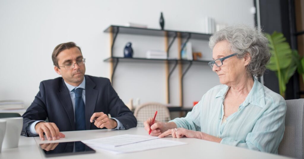 Illustration de CDI seniors : l'Assemblée nationale adopte des mesures pour l'emploi des plus de 60 ans senior-employment-contract
