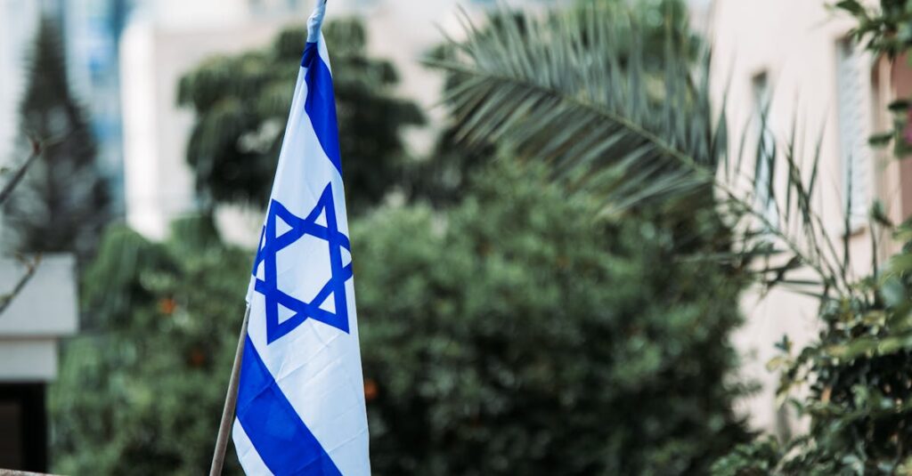 Illustration de Israël: Joie et soulagement après la libération des otages tel-aviv-street-celebration
