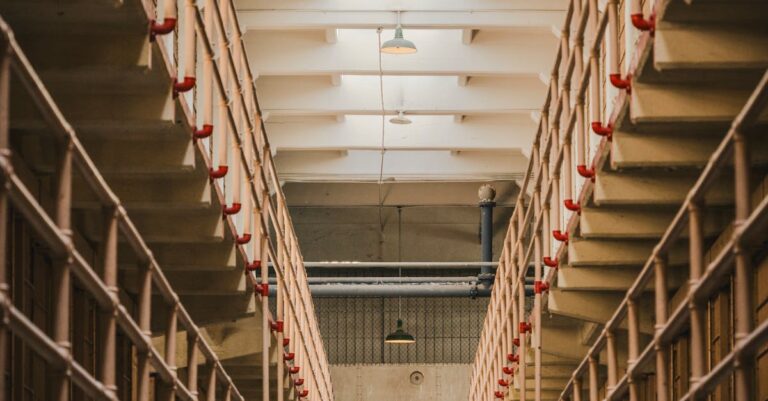 Illustration de Albi : 12 ans de prison pour un proxénète en série Albi-prison-pimp