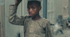 Illustration de Trump : revers électoraux et menaces judiciaires assombrissent son mandat Donald-Trump-economy-challenges