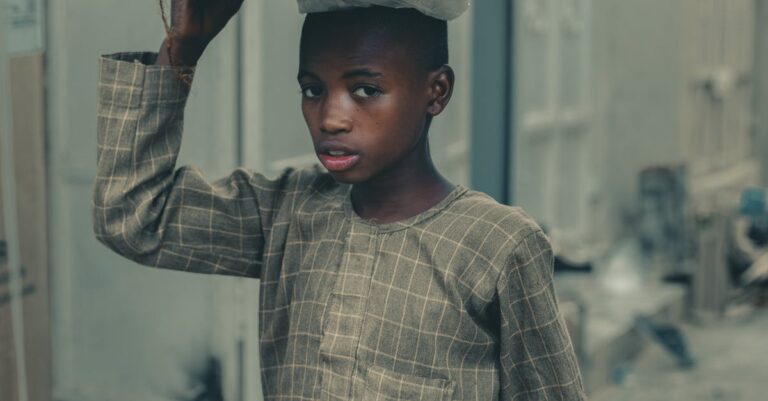 Illustration de Trump : revers électoraux et menaces judiciaires assombrissent son mandat Donald-Trump-economy-challenges