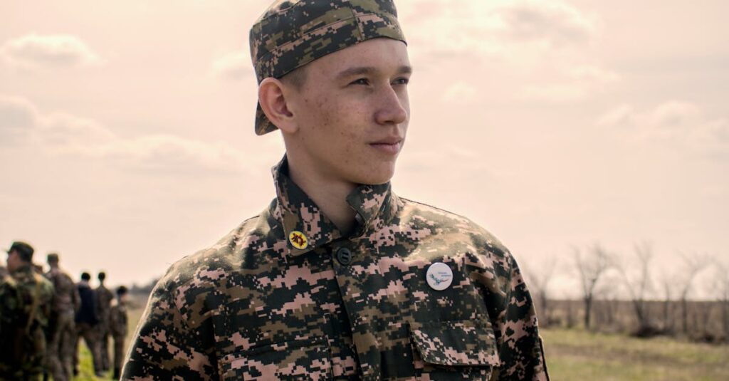 Illustration de Macron lance un service national militaire volontaire de 10 mois French-military-youth-service-1