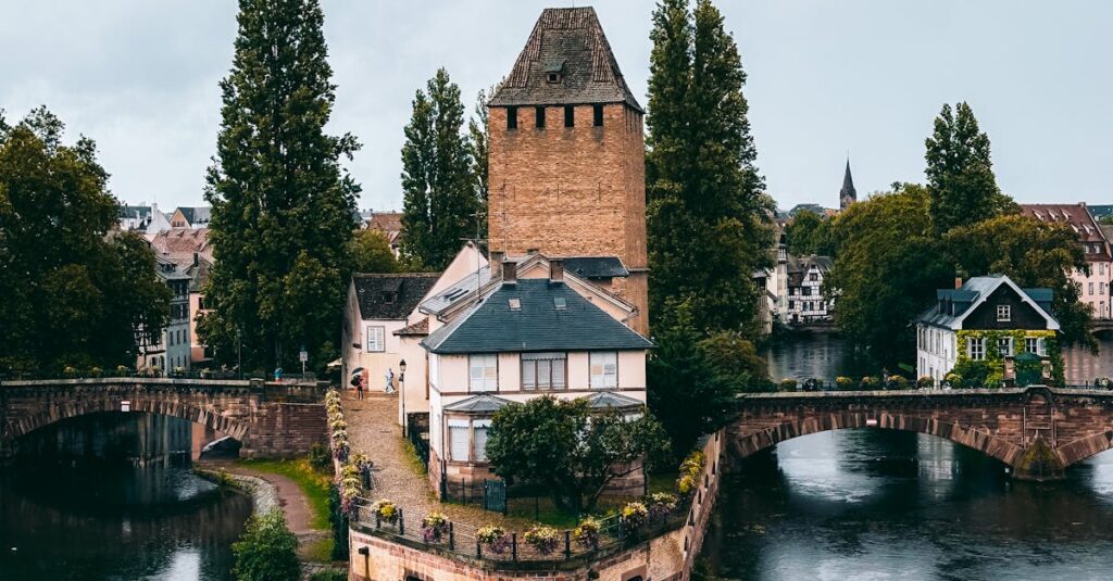 Illustration de Sébastien Lecornu et le budget de la Défense : une stratégie pour un vote French-parliament-defense-budget