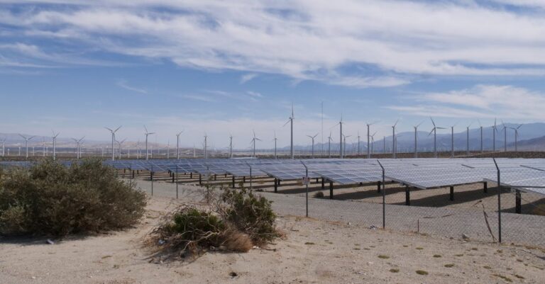 Gobi-desert-solar-farm