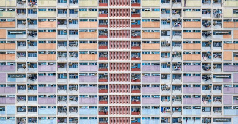 Illustration de Incendie meurtrier à Hong Kong : le bilan s'alourdit à 94 morts Hong-Kong-residential-building-fire