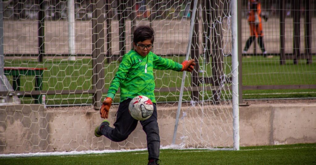 Illustration de L'OM craque face à Toulouse et rate la tête du championnat Marseille-Toulouse-football-match