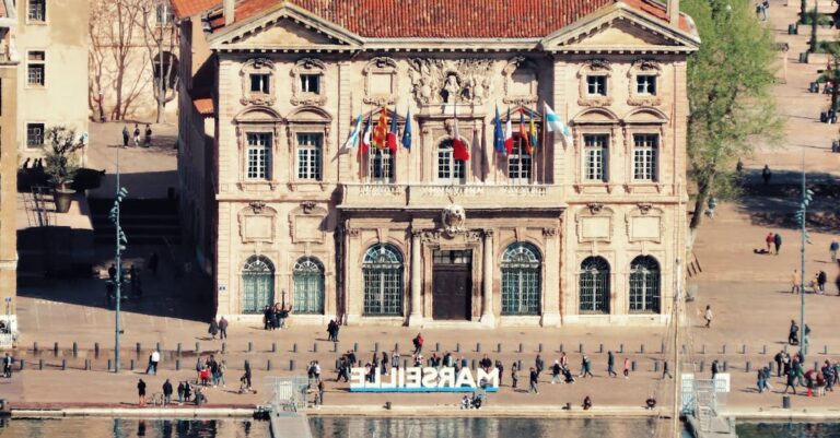 Illustration de Narcotrafic : l'ombre plane sur les élections municipales Marseille-city-hall-1