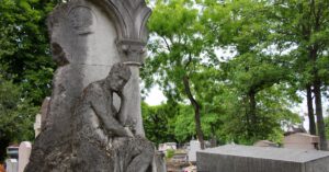 Illustration de Paris : des tombes patrimoniales offertes contre restauration Paris-cemetery-historic-tomb