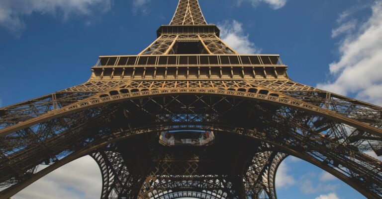 Illustration de Perturbations majeures des transports en Île-de-France en 2026 Paris-metro-construction