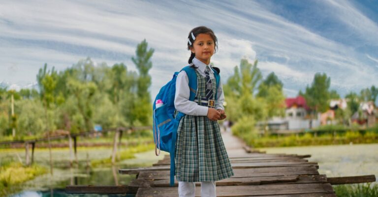 Illustration de Paris : 52 animateurs suspendus, un plan contre les violences Paris-school-children