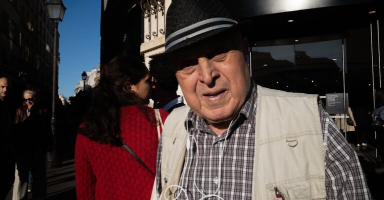 Illustration de Shein au BHV : l'affiche choc qui divise Paris Shein-BHV-Marais-advertisement