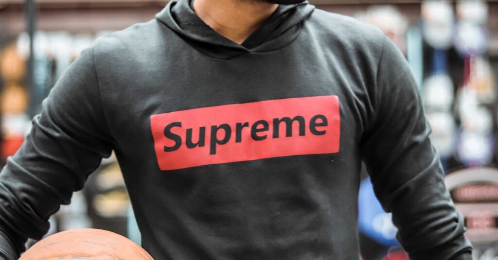 Illustration de Texas : La Cour suprême suspend le blocage du redécoupage électoral Texas-Supreme-Court