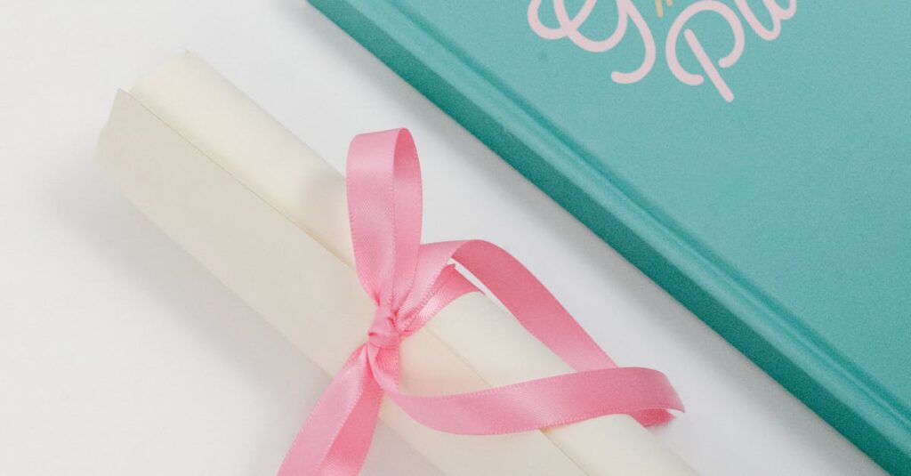 Illustration de Goncourt à Laurent Mauvignier, Renaudot à Adélaïde de Clermont-Tonnerre book-awards-ceremony