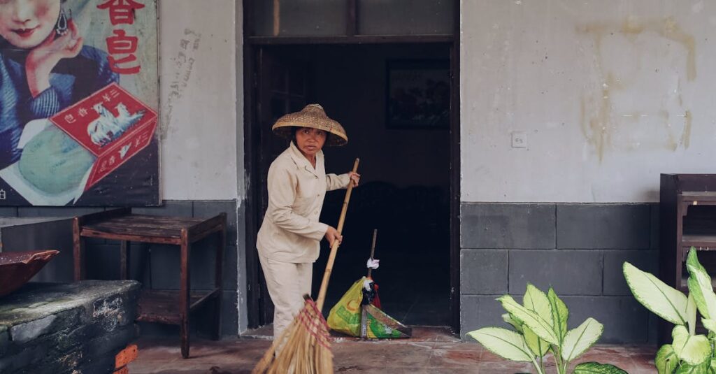 chinese-woman-cleaning