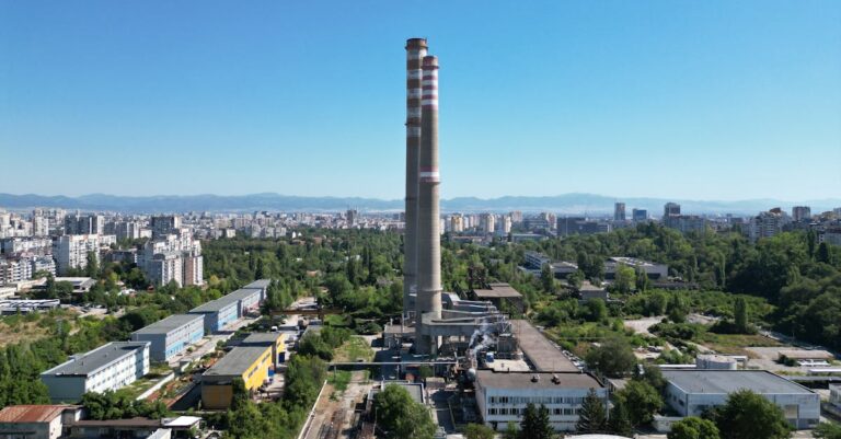 Illustration de Capital territorial : moteur méconnu de la réindustrialisation factory-territorial-capital