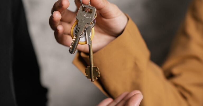 Illustration de Loyer impayé : un décret renforce les droits des propriétaires landlord-tenant-agreement