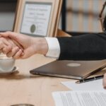 lawyer-consulting-client