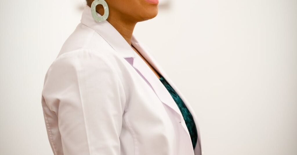 Illustration de Macron et les services de renseignement : une relation complexe macron-intelligence-services