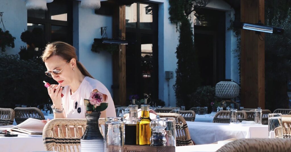 Illustration de USA exige le retrait russe de NIS, la Serbie face à un dilemme serbia-belgrade-oil-refinery