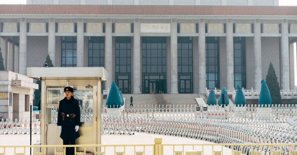 Illustration de Chine : Vidéo Tiananmen et tensions Xi Jinping-armée Chinese-military-Tiananmen-Square