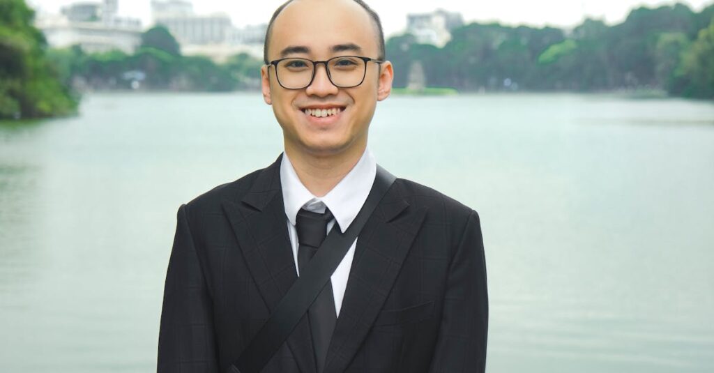 Illustration de Baisse du coût du travail : une impasse stratégique ? Clement-Carbonnier-economist-portrait