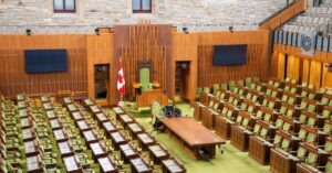 Illustration de Droite française : Convergence et tensions autour de la liberté d'expression French-politicians-debate-1