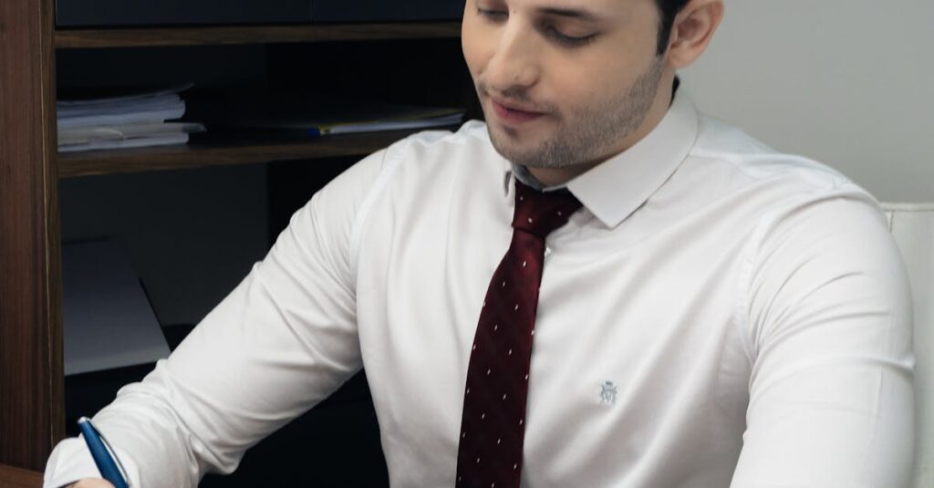 Illustration de RN et USA: Rencontre stratégique à l'ambassade de France Marine-Le-Pen-Jordan-Bardella-meeting