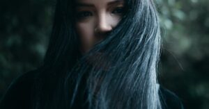 Illustration de Shabana Mahmood : l'étoile travailliste anti-immigration Shabana-Mahmood-portrait-2