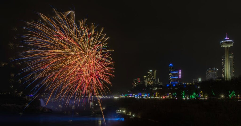 Illustration de Syrie : Les États-Unis frappent l'EI après une attaque mortelle Syria-airstrike-explosion