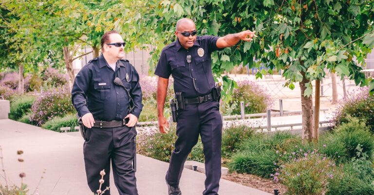 Illustration de Casques bleus au Liban : entre Israël et le Hezbollah, une mission sous tension UNIFIL-peacekeepers-patrol