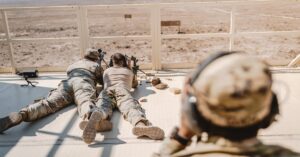 Illustration de Attaque en Syrie: 3 Américains tués, Trump promet riposte sévère US-soldiers-Syrian-desert