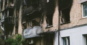 apartment-building-Airbnb-conflict