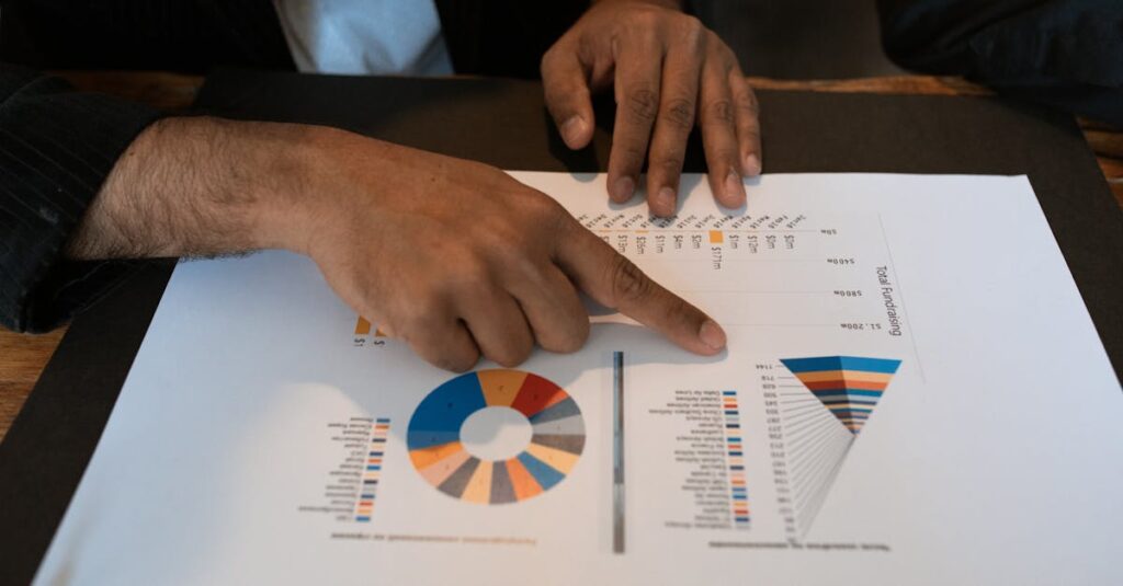 Illustration de Marché de l'art 2025 : une année «bicéphale» en pleine mutation art-market-report