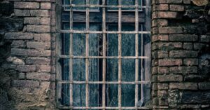 Illustration de Prisons: la Cour des comptes critique le plan des 15 000 places prison-building-construction