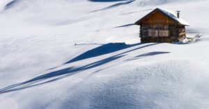 ski-resort-mountain-chalet