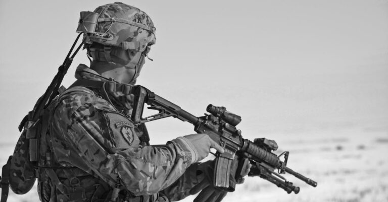 Illustration de Les Émirats se retirent du Yémen sous pression saoudienne yemen-conflict-troops