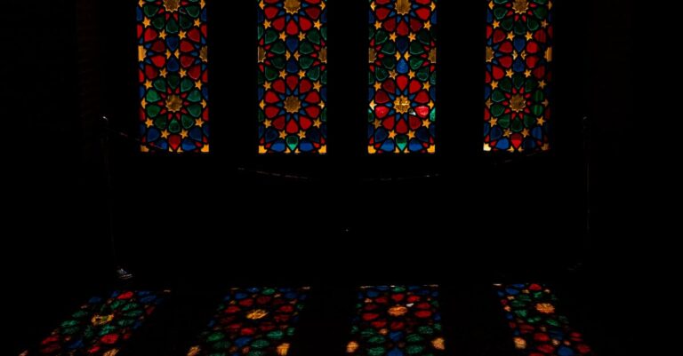 Illustration de Téhéran: Incendie à la mosquée Rasool lors de manifestations Tehran-Rasool-mosque-fire