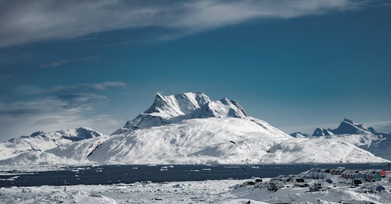 Illustration de Groenland : L'Europe Unie Face à la Menace Trumpiste greenland-snowy-landscape