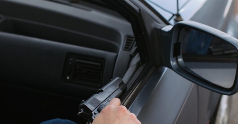 Illustration de Home-jackings : l'horreur des cambriolages violents en France homejacking-violence-crime