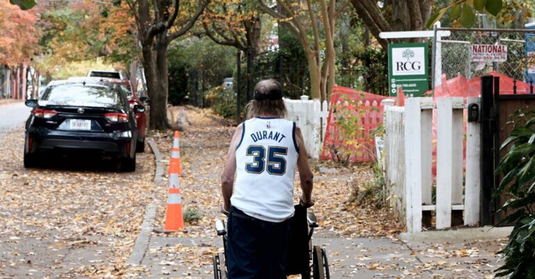Illustration de Kevin Durant et le PSG : Quel rôle dans la NBA Europe ? Kevin-Durant-basketball