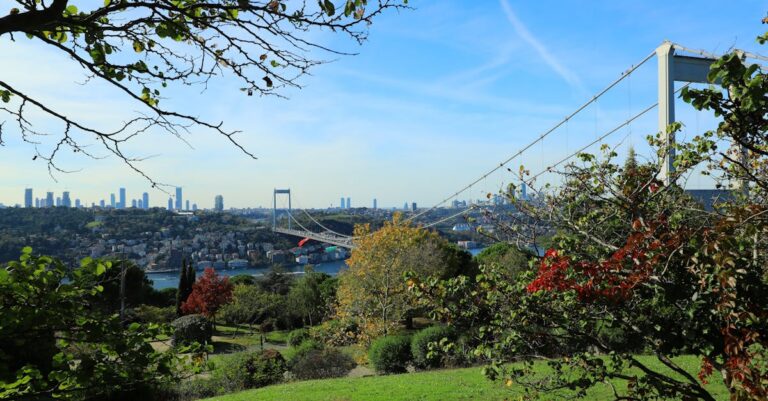 Illustration de Russie : Le FSB intensifie la répression via les signalements citoyens Russian-FSB-building