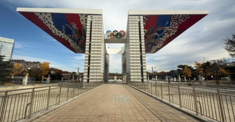 eileen-gu-skiing-olympics