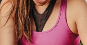 Illustration de Mbappé forfait contre Benfica en Ligue des Champions kylian-mbappe-injured-knee