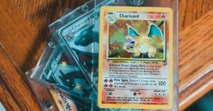 Illustration de Pokémon: 30 ans de succès ininterrompu, de l'enfance aux adultes pokemon-cards-store