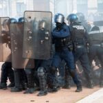 riot-police-lyon